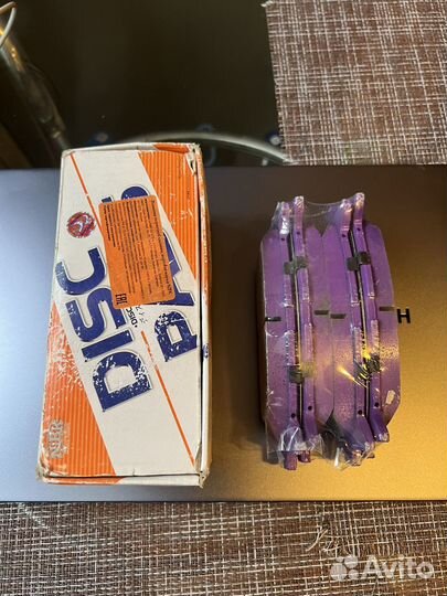 Тормозные колодки передние