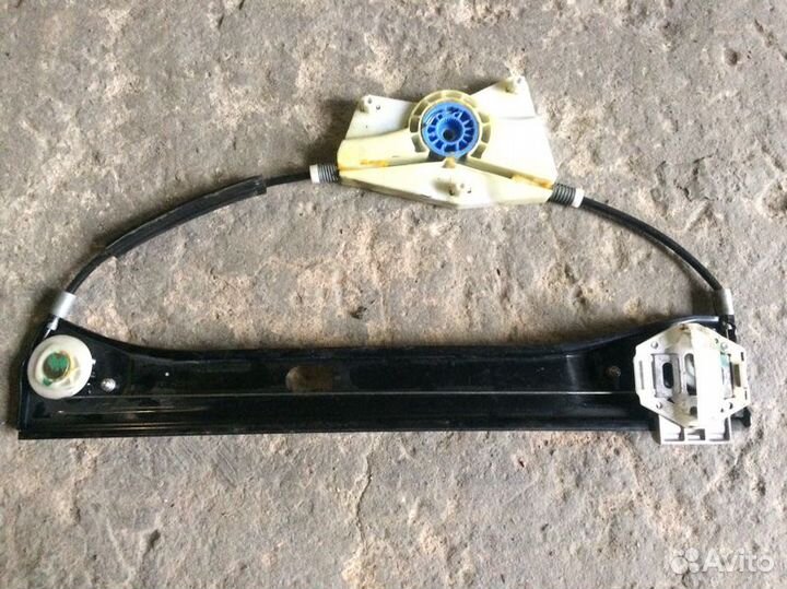 Стеклоподъемник электрический задний правый