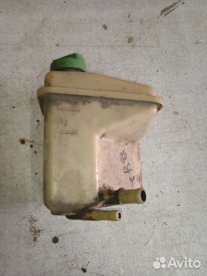 Бачок гур audi a8 d2 ауди а8 д2 akg 4,2