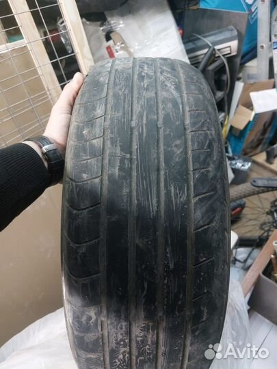 Dunlop SP Sport 2050M 16.5/8 R16
