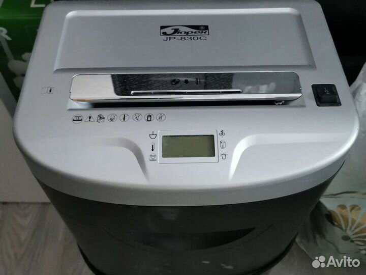 Шредер для бумаги и пластиковых карт