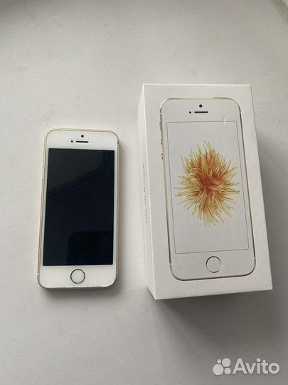 iPhone SE, 32 ГБ