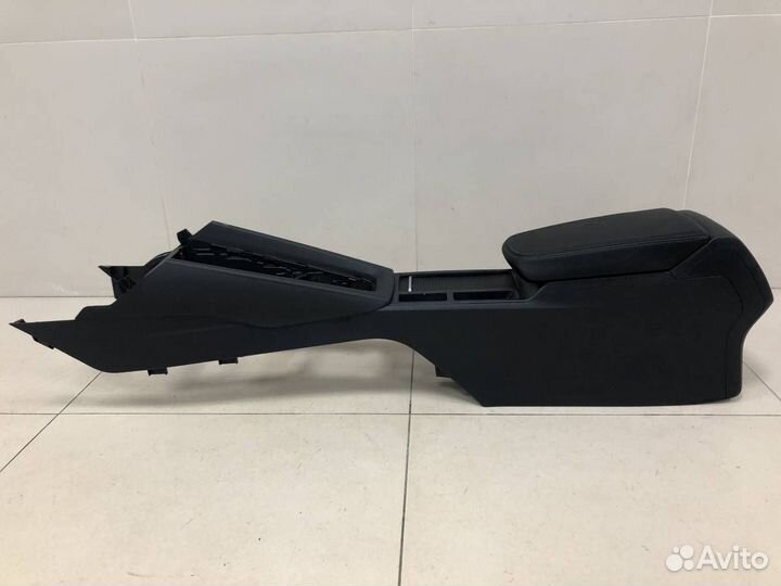 Консоль центральная Skoda Octavia A8 2019