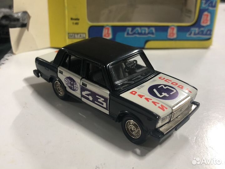 Сувенирная модель ваз-2105 Ралли