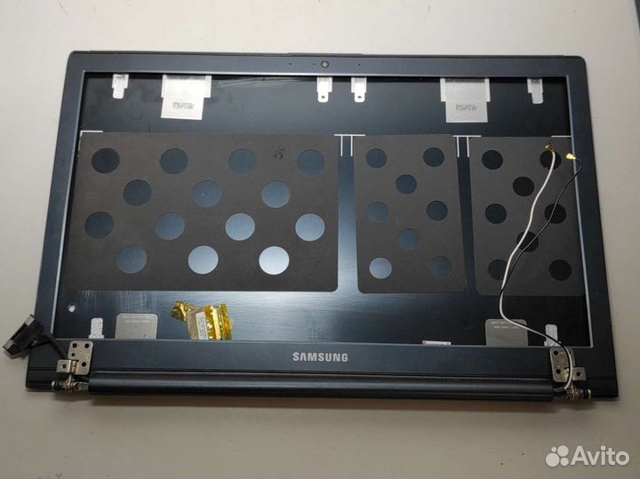 Крышка матрицы и др. на Samsung NP870Z5E-X01RU