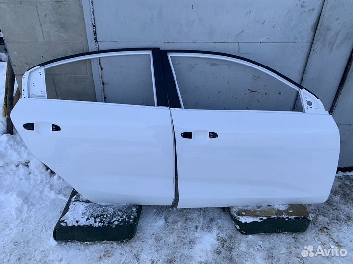 Двери правые Kia Rio 4 Оригинал 2017-2021