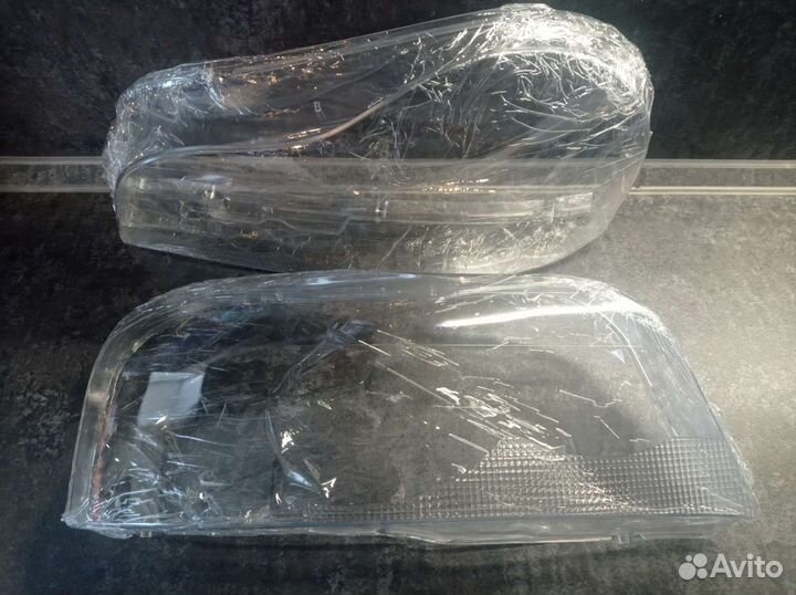 Стекло фары Вольво хс90