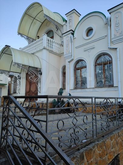 Дом 700 м² на участке 8 сот.