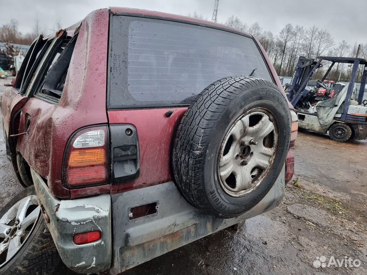 Крышка дверь багажника Toyota Rav4 1 в сборе рав4