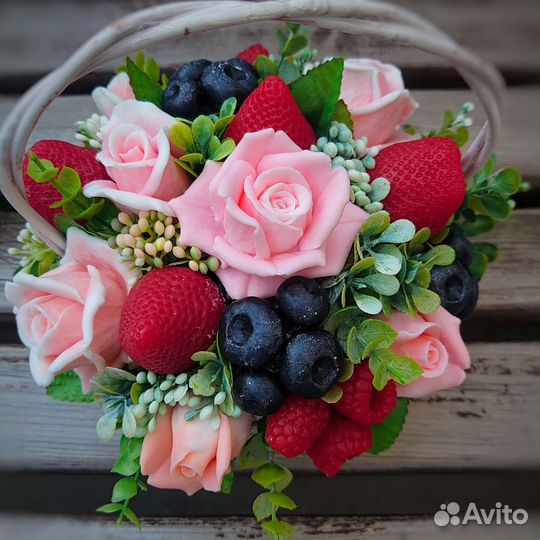 Букет из мыла ягодный