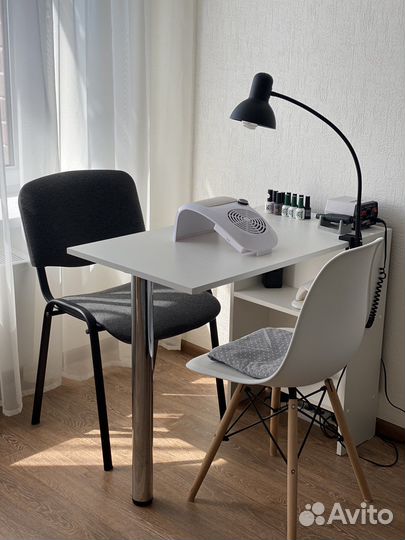 Маникюрный стол складной