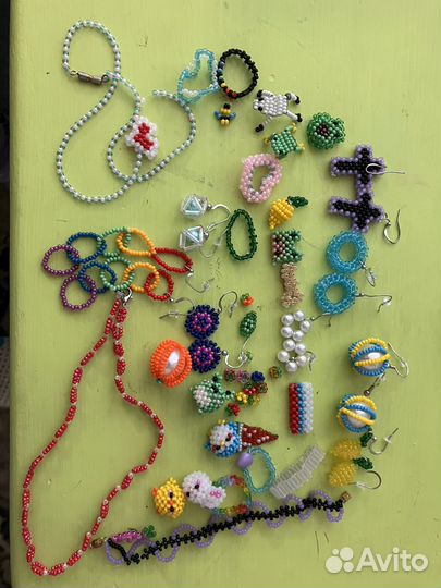 Украшения из бисера, брелки, фигурки