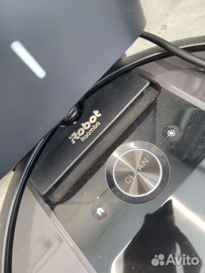 Robot Roomba i7 со станцией самоочистки