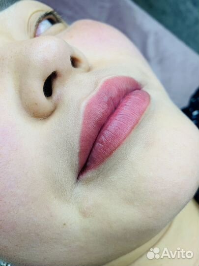 Модель на перманентный макияж