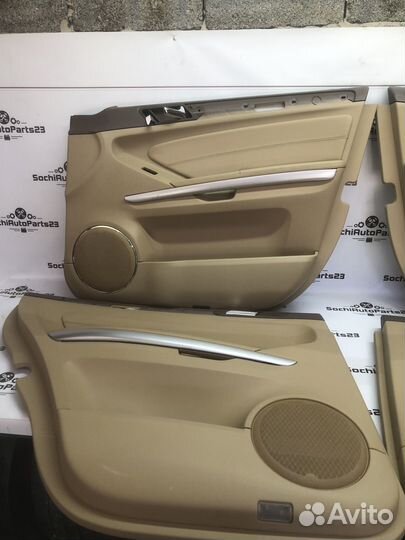 Комплек обшивок двери Mercedes GL W164