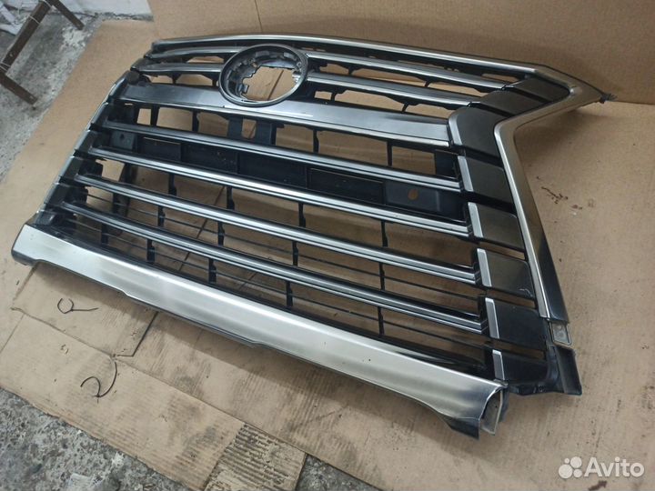 Решетка радиатора Lexus LX 3 (2015-н.в) 5311260230