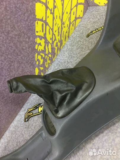 Консоль центральная Хендэ Акцент тагаз