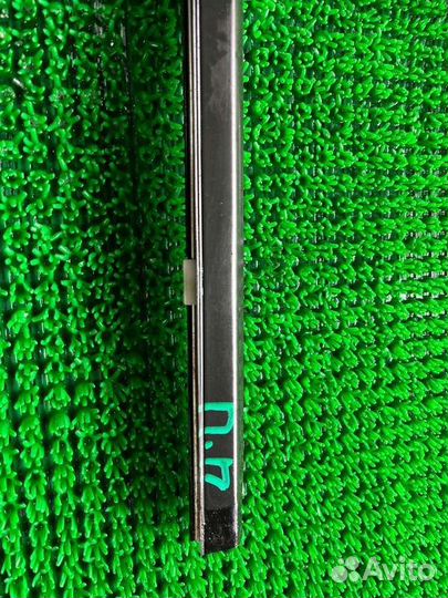 Молдинг стекла двери прав. перед. Nissan Safari