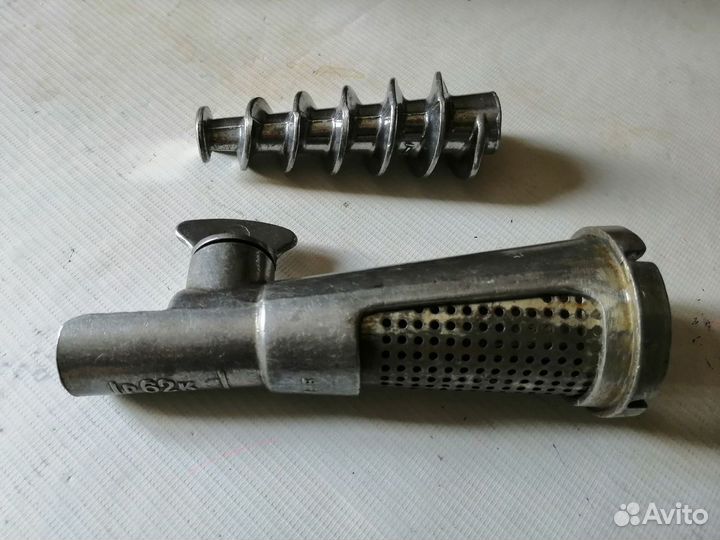 Посуда вещи рюмки кружки таймер монеты