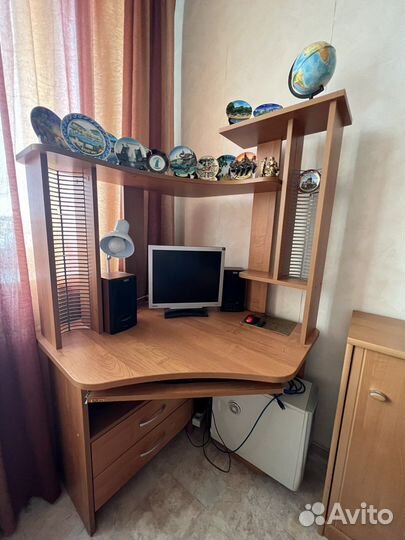 Компьютерный стол