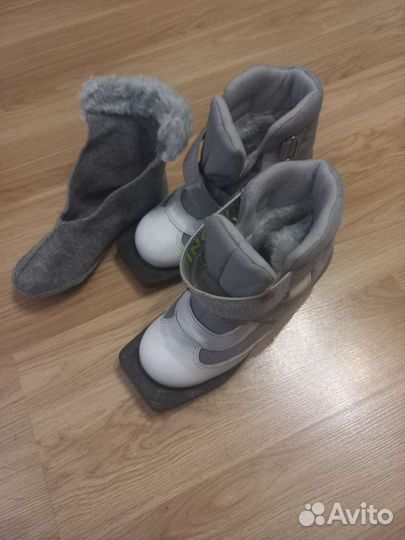 Лыжные ботинки