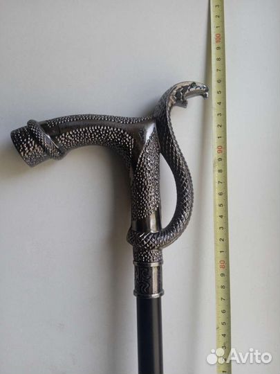 Трость с дефектом змея кобра с изумрудным глазком