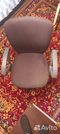Продам офисные кресла