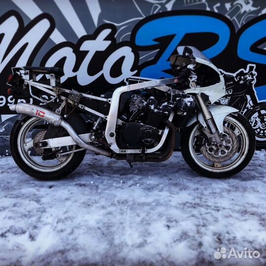 На разборе Suzuki GSX-R400R (GK76A) 90 - 95г