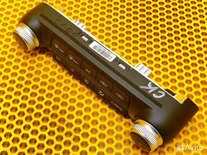 Блок управления климат контролем Kia Stinger CK