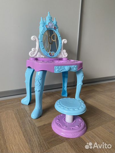Туалетный столик для девочки