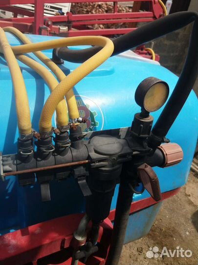 Опрыскиватель навесной