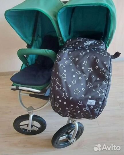 Коляска для двойни bumbleride