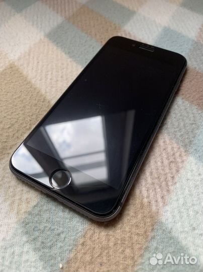 Телефон iPhone 8 64 gb