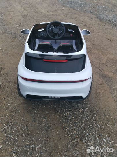 Детский электромобиль