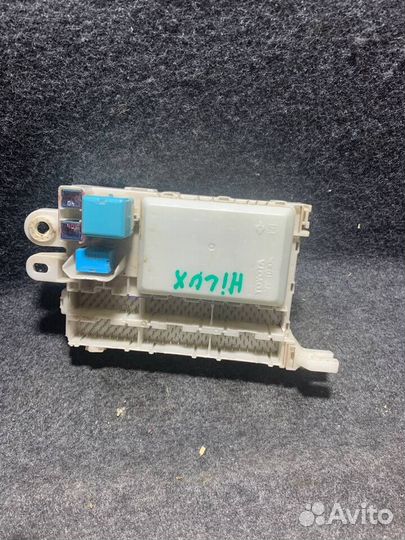 Блок предохранителей Toyota Hi-Lux 7