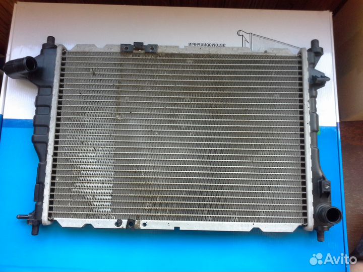Радиатор охлаждения Chevrolet Spark II