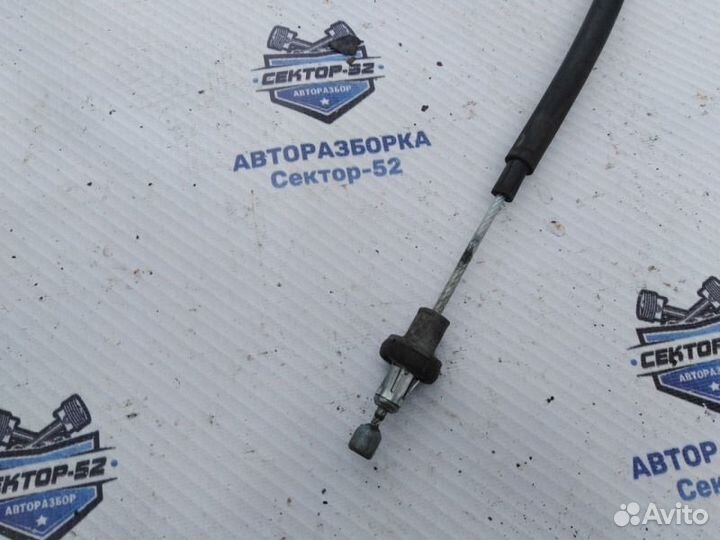 Трос ручника правый Nissan Qashqai J10