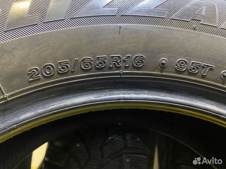 Bridgestone Blizzak Spike-01 205/65 R16 95T