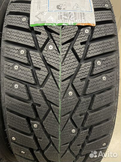 DoubleStar DW01 215/55 R17 94T