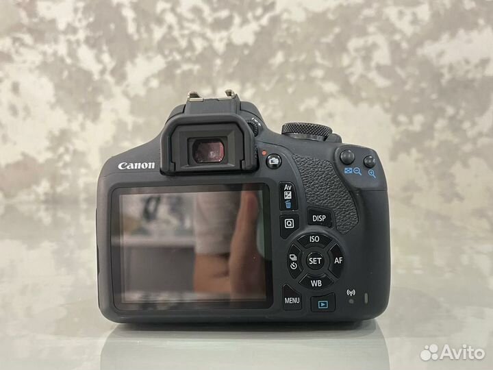 Зеркальный фотоаппарат canon eos 2000d