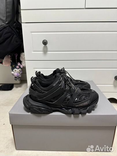 Balenciaga track 1 black