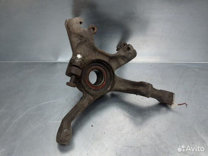 Кулак поворотный передний правый Volkswagen Golf