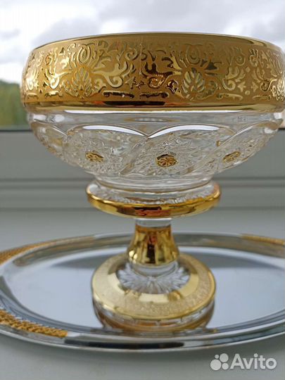 Ваза богемия золотистого цвета