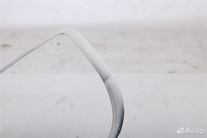 Молдинг стекла заднего левого Volkswagen Passat B