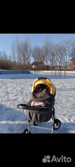 Прогулочная коляска