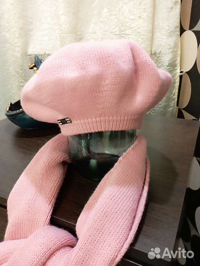 Берет и шарф