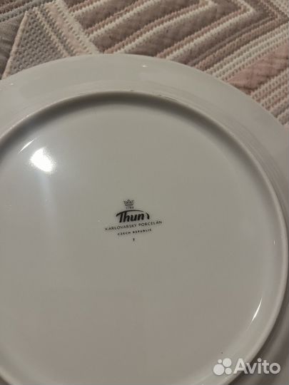 2 тарелки от сервиза 