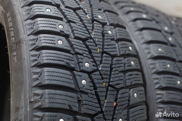 Roadstone Winguard WinSpike 225/55 R17 101T