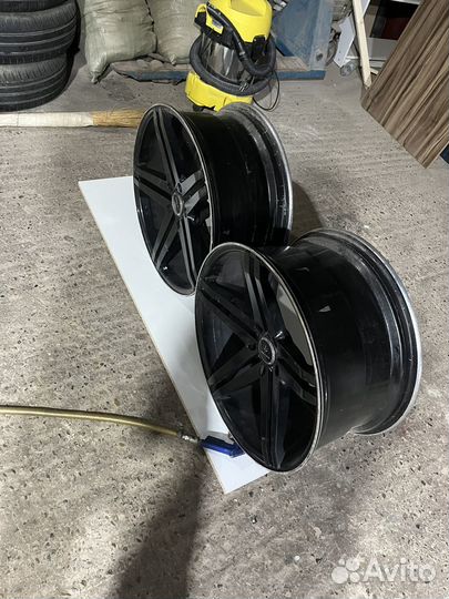 Bridgestone Blizzak Spike-02 SUV 275/40 R20 и 260/45 R20 74