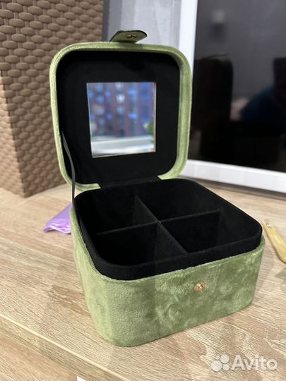 Шкатулка для украшений